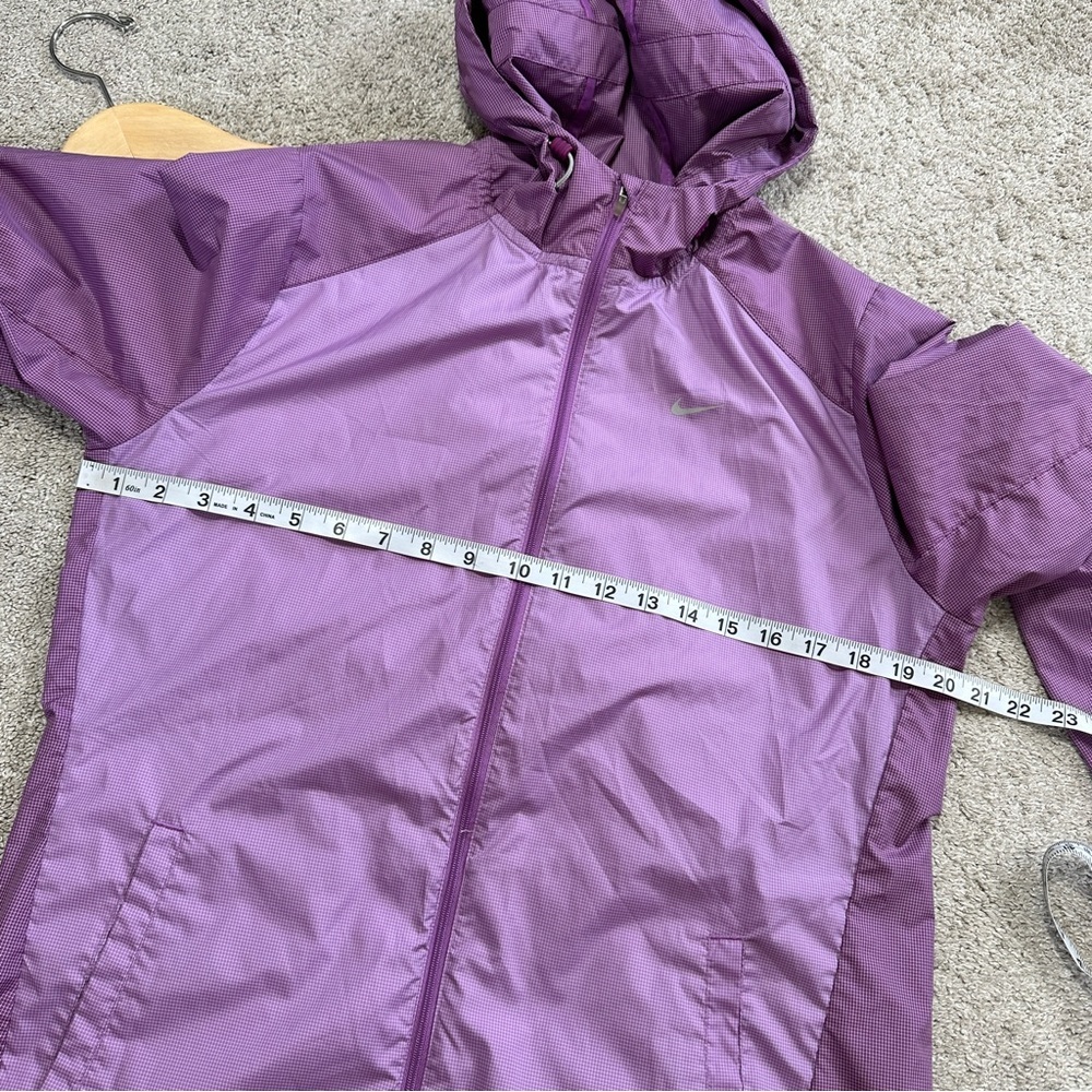 Nike Women’s Windbreaker Running Jacket Hooded Full Zip Lightweight in Purple L - Picture 12 of 14